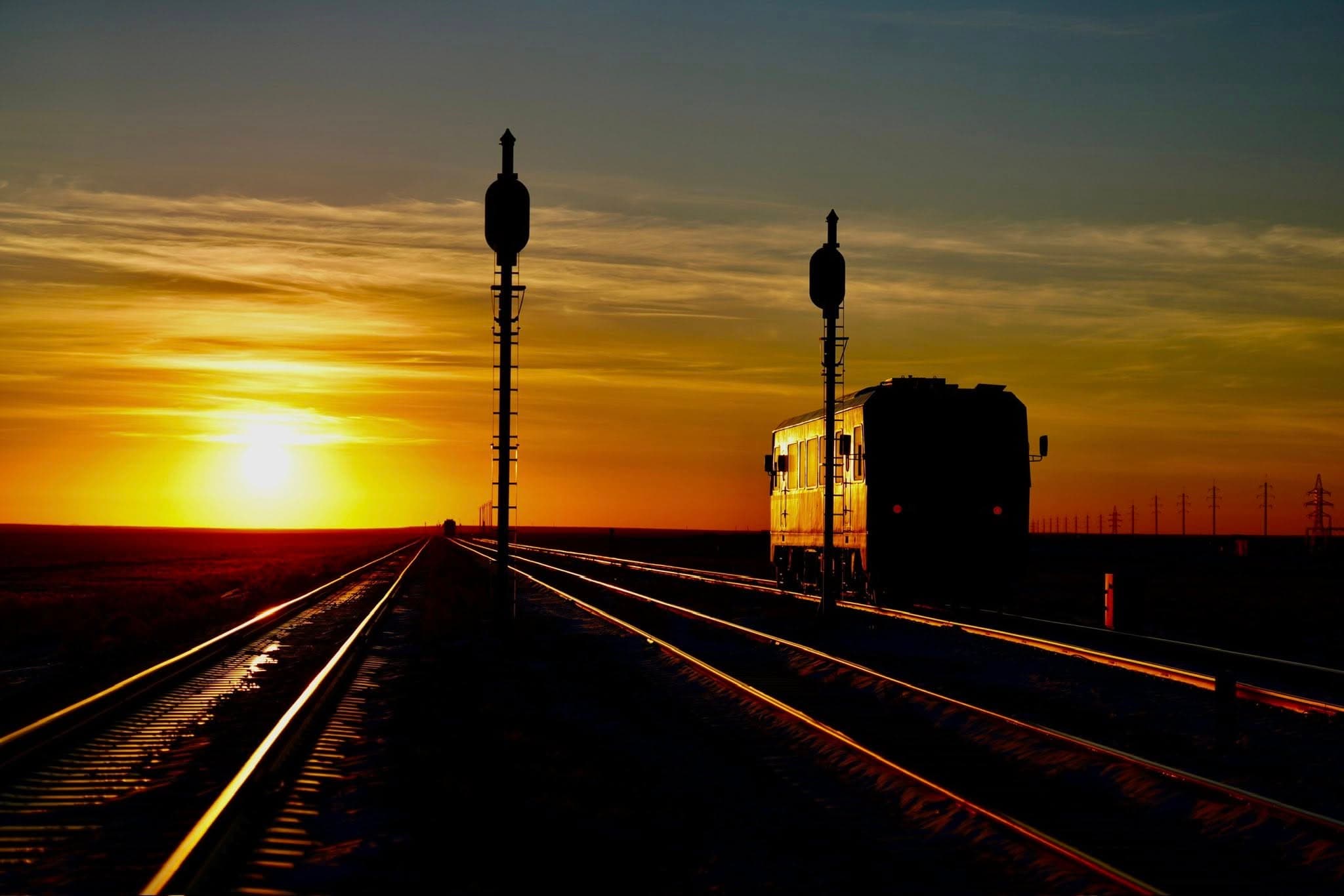 ТӨМӨР ЗАМЧДЫН АЖИЛЛАХ, АМЬДРАХ ОРЧНЫ СТАНДАРТЫГ ДЭЭШЛҮҮЛЭХ АЖЛЫГ ЭХЛҮҮЛЛЭЭ